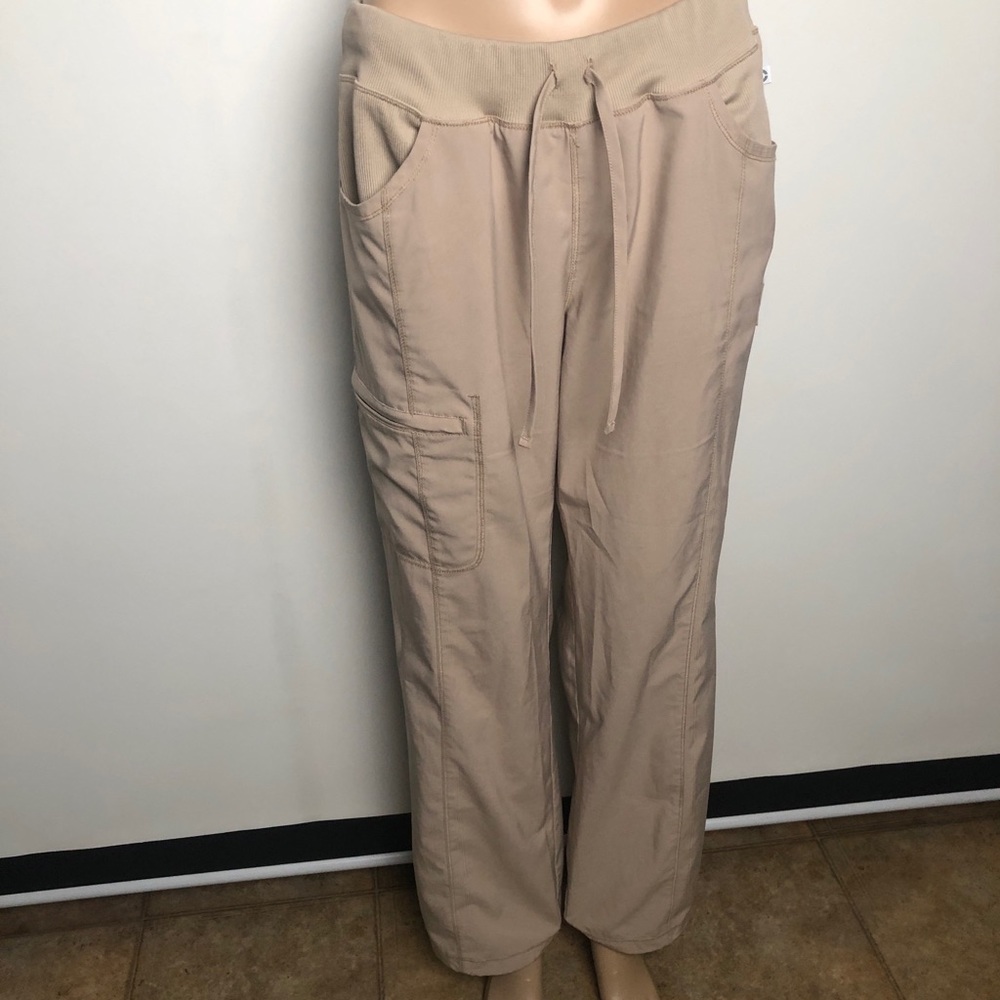 Beige scrub pants  with cargo pockets